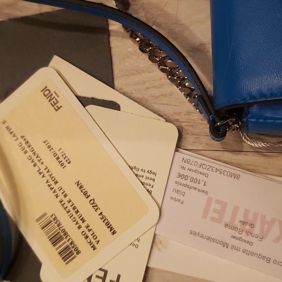 Fendi size small party size purse 👛 100% Authentic - Picture 5 of 13